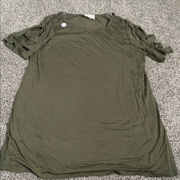 Olive cut out tee - Picture 2 of 2